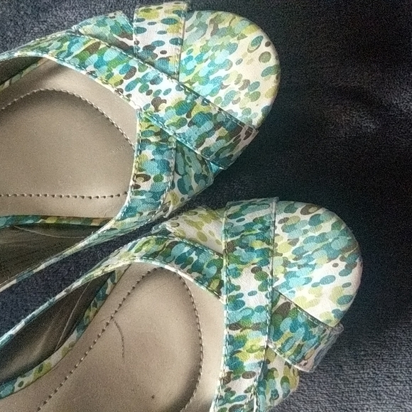 Peep-Toe Spring Print Cork Wedge Slingback Sandals - Picture 4 of 14